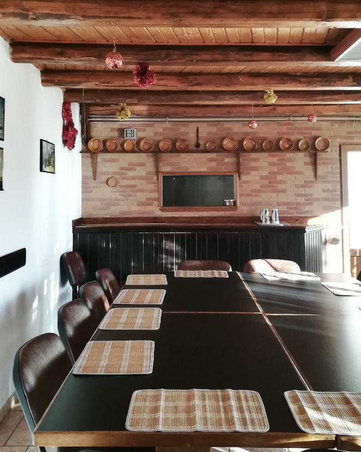 Pensiunea Amo Vălenii de Munte Εξωτερικό φωτογραφία